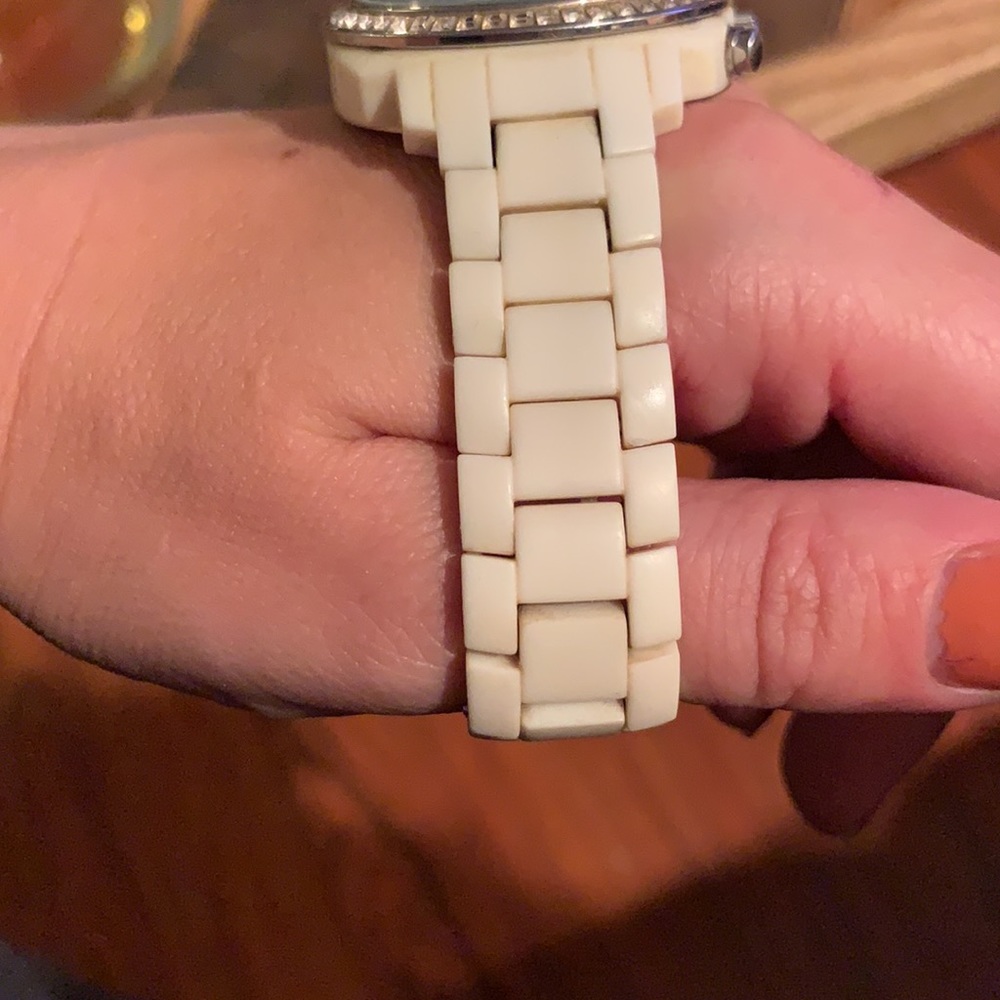Michael Kors White watch - Picture 3 of 8